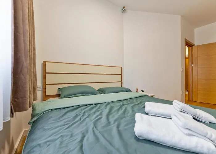 Mount Devetka アパート